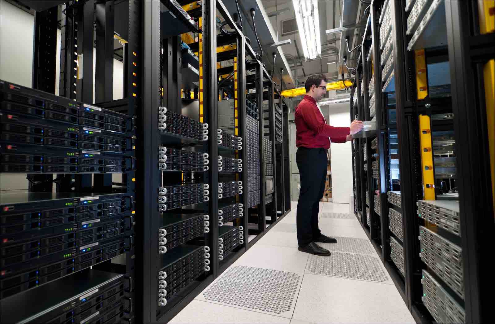 Data Center of Tier 2 (Redundant capacity components)